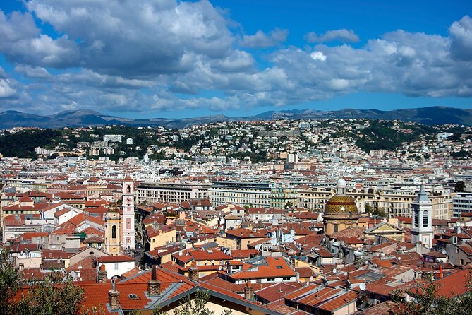 Discovery of the city of Nice by electric Méhari - Place Garibaldi and the route toward the port