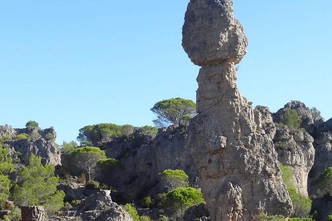 Discovery of the Grands Sites de l'Hérault from Montpellier - Cirque de Mourèze: quirky rocks and a medieval-looking village