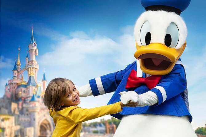 Disneyland® Paris 1 Day Ticket with Transport from Paris - Tickets in hand: how prebooking helps, and where it stops