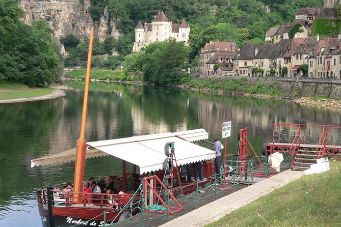 Dordogne Villages Half Day Tour from Sarlat - When weather changes the plan: castle visit instead of the boat
