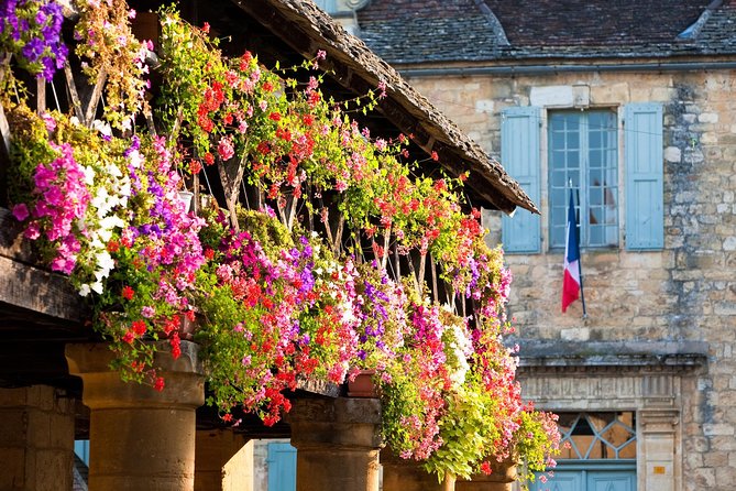 Dordogne Villages Half Day Tour from Sarlat - Traveling by air-conditioned minivan with live English narration