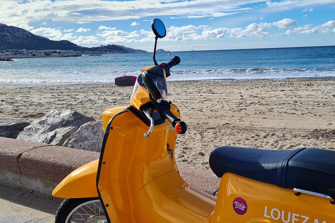 E-motorbike virtual guided tour in Marseille - Equipment, comfort, and safety details