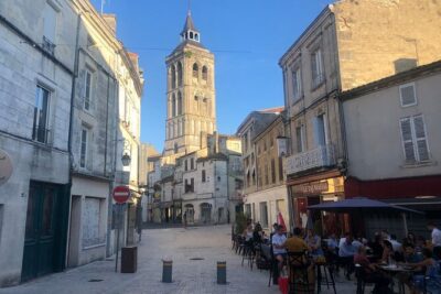 e-Scavenger hunt Cognac: Explore the city at your own pace - The English-style garden and central square