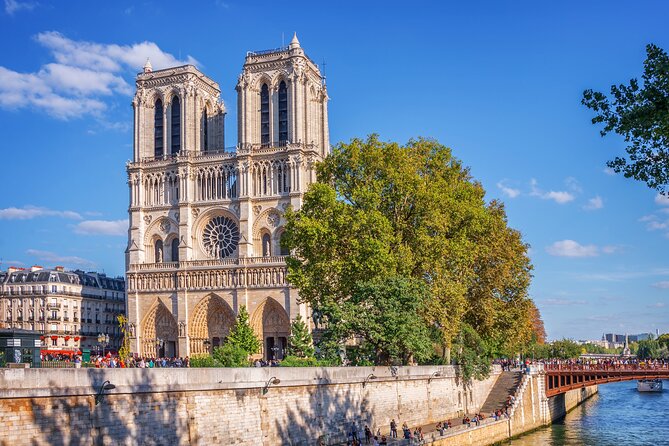 Early Access Paris Notre Dame Cathedral Walking Tour - Île de la Cité: the medieval island that became the city’s center
