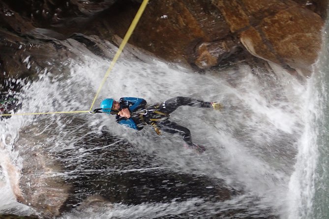 Ecouges sensational canyoning in the Vercors (Grenoble / Lyon) - Four hours of canyoning in the Vercors