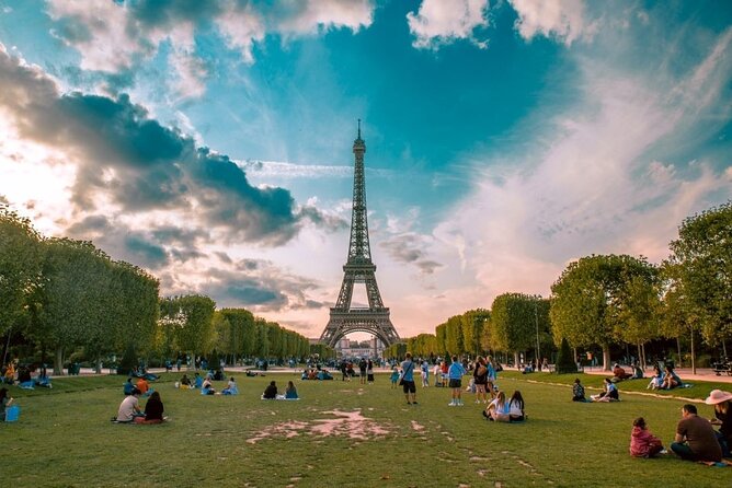 Eiffel Tower Access to 2nd Floor and Summit by Lift - From meeting point to elevators: where the “stress-free” claim earns points