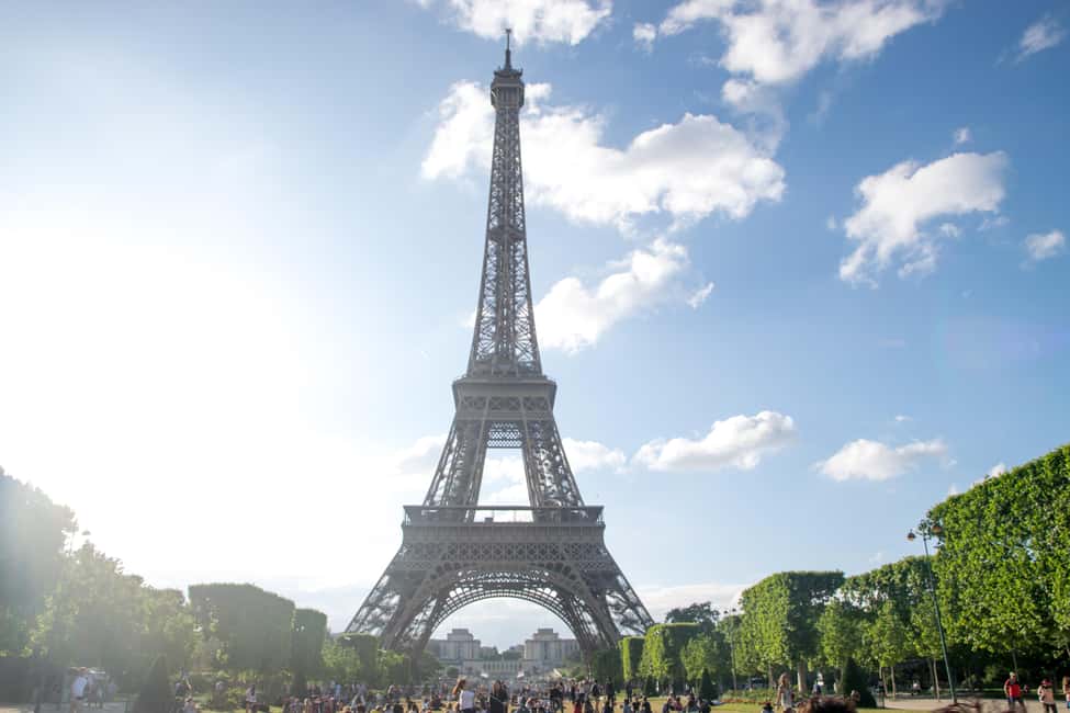 Eiffel Tower Dedicated Reserved Access Top or 2nd by lift - Meeting Point at Paris Lounge: How to Start Without Stress