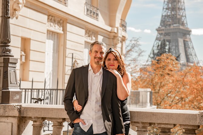 Eiffel Tower Photographer, Professional Photo shoot - Paris - Meeting at Allée de la Reine Marguerite