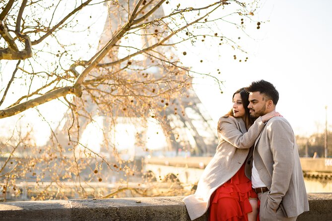 Eiffel Tower Photographer, Professional Photo shoot - Paris - Who should book this experience?