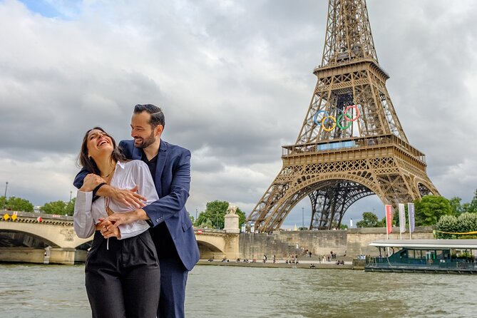 Eiffel Tower Photoshoot - Getting there: the meeting point near La France Renaissante