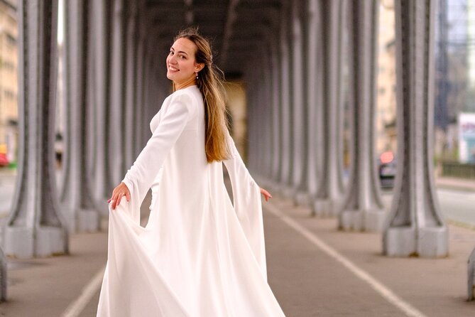 Eiffel Tower Photoshoot - Who your photographer is and what style to expect