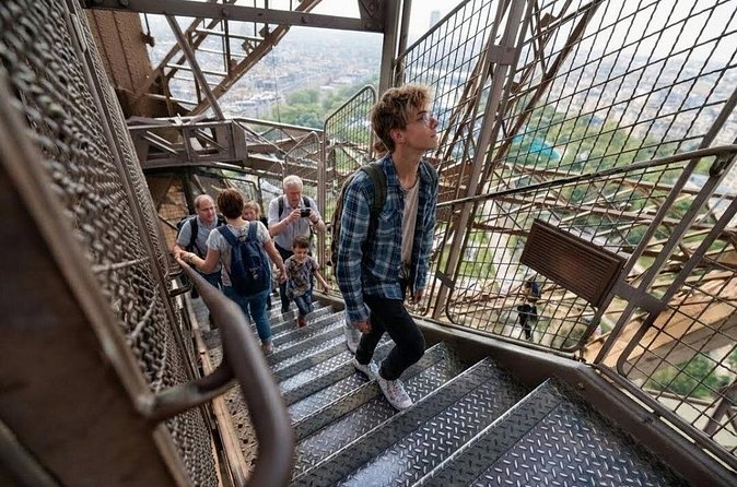 Eiffel Tower Reserved Access Tour up to the 2nd Floor or Summit - Panoramic Views on Your Own: How to Use Your Time Well