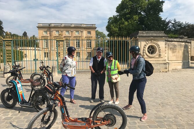 Electric 2-wheeler tour of the Chateau Park and Gardens - The Piece dEau des Suisses and the final route