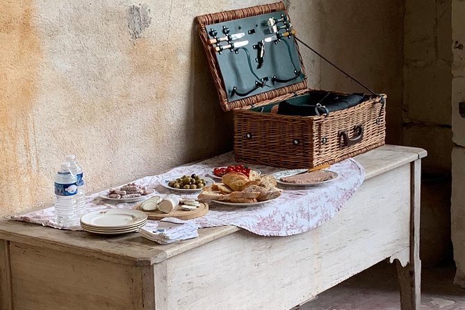 English Speaking Loire Winery Tours originating from Chinon - Sampling Around Ten Varietals: How to Taste Without Getting Lost
