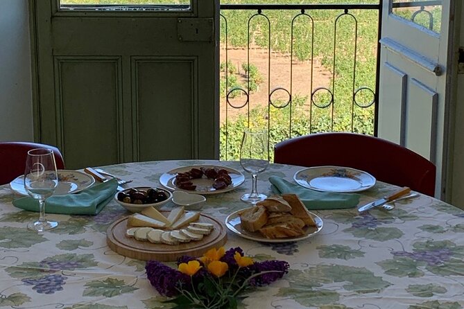 English Speaking Loire Winery Tours pickup from Amboise or Tours - The Loire picnic lunch: built for wine, bread, and downtime