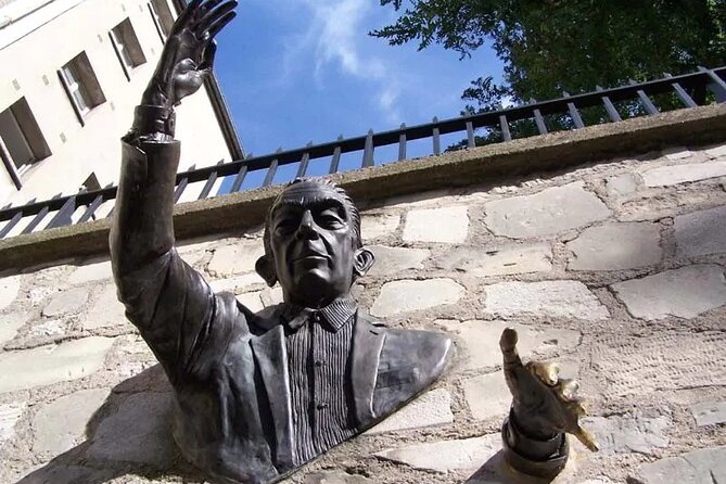 ESSENTIAL MONTMARTRE Walking Tour: the essential highlights+MORE! - Bateau-Lavoir: where modern art seemed to cluster