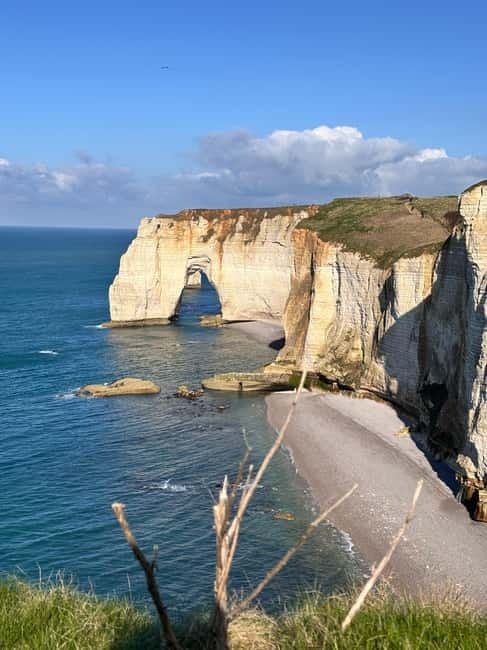 Étretat: hike the mythical cliffs of Étretat! - Arriving at Étretat’s famous cliffs