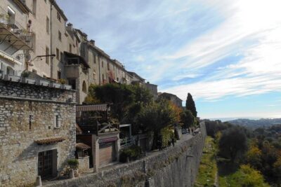 Exclusive 1 Full Day Tour To Discover The French Riviera From Antibes 2022 - Why a private car makes sense on the French Riviera