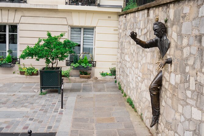 Exclusive Walking Tour In Montmartre With Local Guide - Rue des Abbesses and Van Gogh’s Montmartre