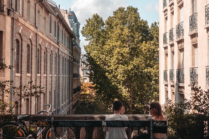 Exclusive Walking Tour In Montmartre With Local Guide - Bateau-Lavoir and the Wallace fountain