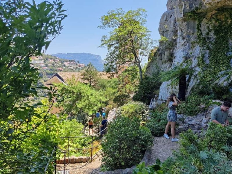 Èze: Walking Tour with a Certified Local Guide - Narrow streets, vaulted passages, and flowered facades you can actually spot