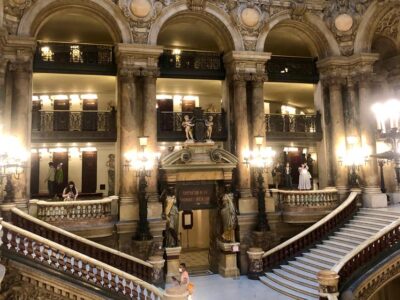 Family-friendly treasure hunt at Opera Garnier - The grand staircase and the first clues