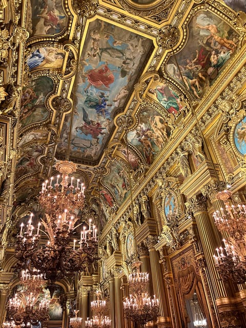 Family-friendly treasure hunt at Opera Garnier - How the private guide affects the experience