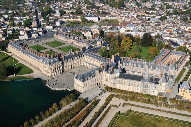 Fontainebleau and Vaux-Le-Vicomte Castle Small-Group Day Trip From Paris - Vaux-le-Vicomte: Versailles’s Prequel With Fewer Headaches