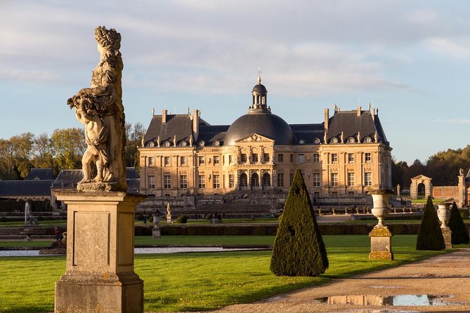 Fontainebleau and Vaux-Le-Vicomte Castle Small-Group Day Trip From Paris - Fontainebleau Lunch Break: Build Your Own Perfect Pause