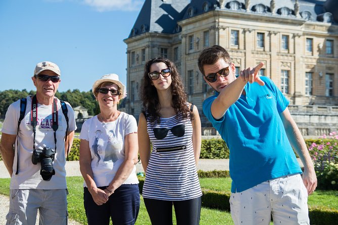 Fontainebleau and Vaux-Le-Vicomte Castle Small-Group Day Trip From Paris - The Small-Group Minivan: How Comfort Changes the Day