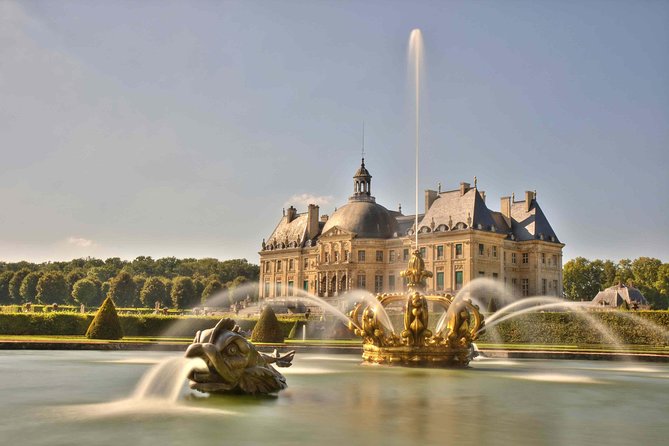 Fontainebleau and Vaux le Vicomte Chateaux Day Trip from Paris - Vaux’s Outdoors: Gardens, Fountains, and Time to Breathe