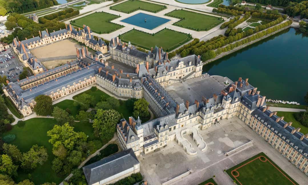 Fontainebleau : Horse-riding, Gastronomy & Château - Leaving Paris at 9 a.m. for the Fontainebleau Forest