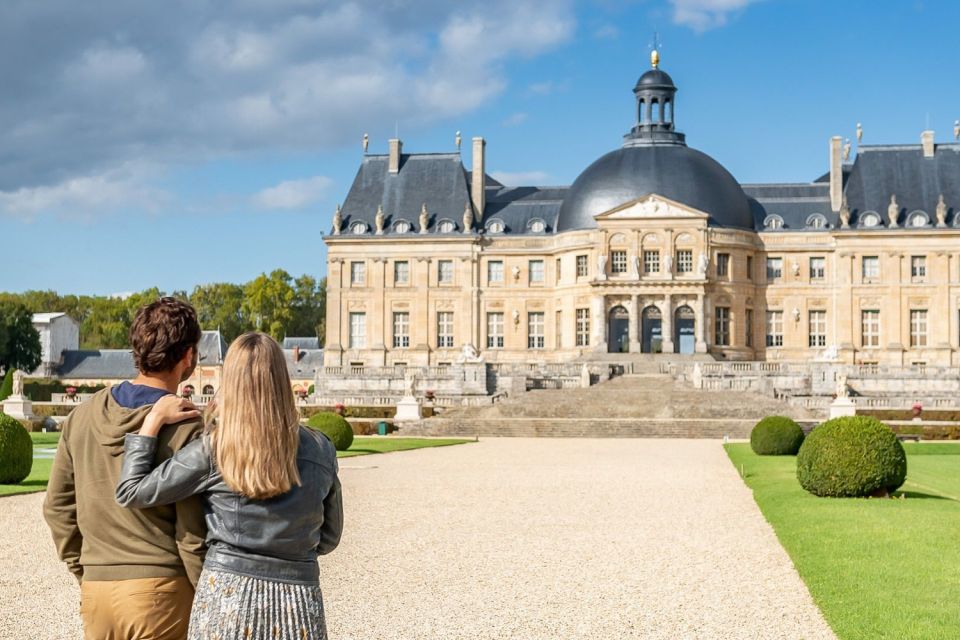 Fontainebleau & Vaux-le-Vicomte Châteaux Day Tour from Paris - Vaux-le-Vicomte: Fouquet’s private castle and 86 acres of gardens