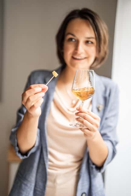 Frecnh Wine Tasting in City Center of Nice - The Sommelier Experience in English: Questions Are Part of the Product