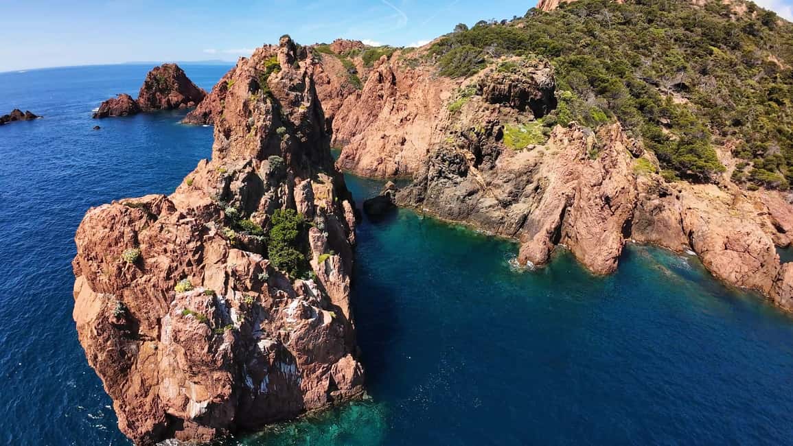 Fréjus : Esterel Calanques Cruise (Comfort Boat) + Swim Stop - The Estérel coast highlights: Cap Dramont, Golden Island, Corniche d’Or