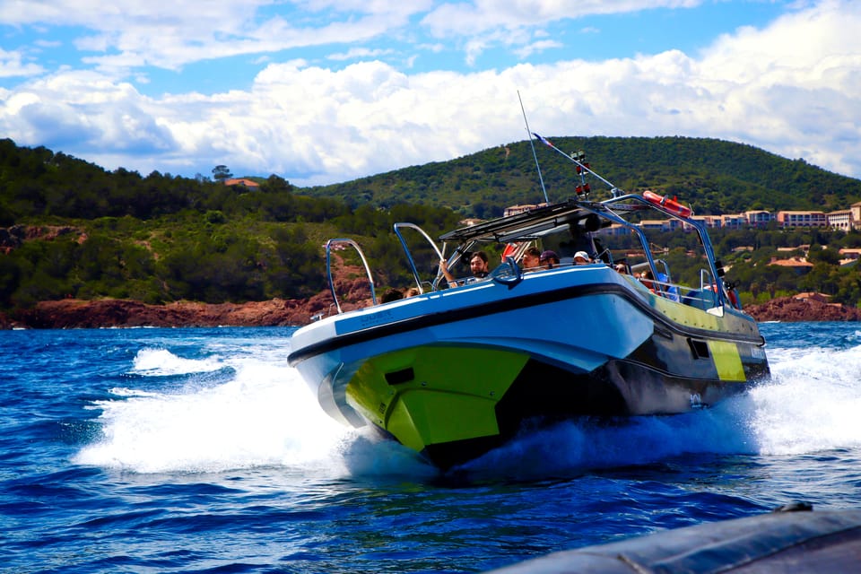 Fréjus : Esterel Calanques Cruise (Comfort Boat) + Swim Stop - Getting around: who this comfort-boat cruise is best for