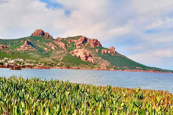 French Riviera Colorado & Var West by Train (from Cannes/Nice) - Le Dramont shows the Esterel at its most dramatic