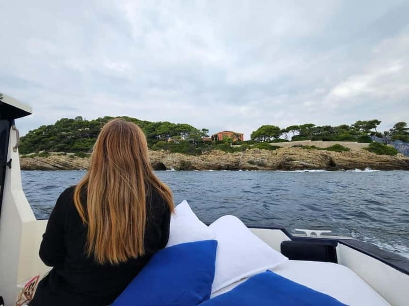 French Riviera Private Boat Trip - Saint-Jean-Cap-Ferrat and Villefranche-sur-Mer: the harbor-and-villas combo