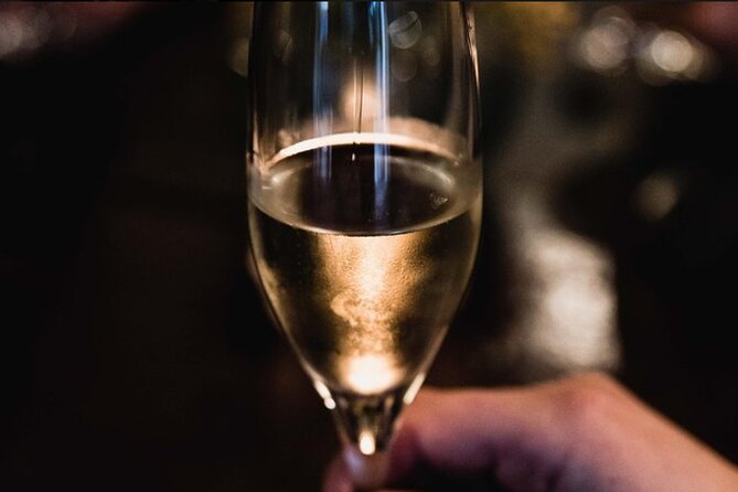 French Wine and Champagne Tasting in Paris - The Tasting Lineup: Six Wines, Plus Champagne