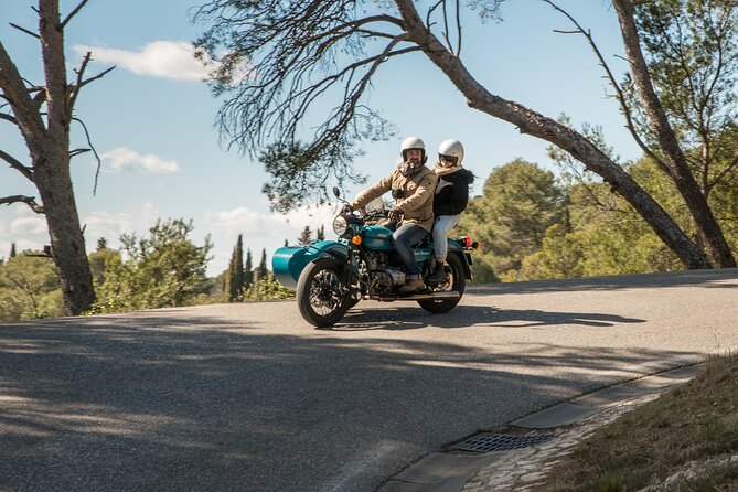 From Aix-en-Provence: 2-Hour Wine & Scenery Sidecar Tour - Guides make it feel local (and safe)