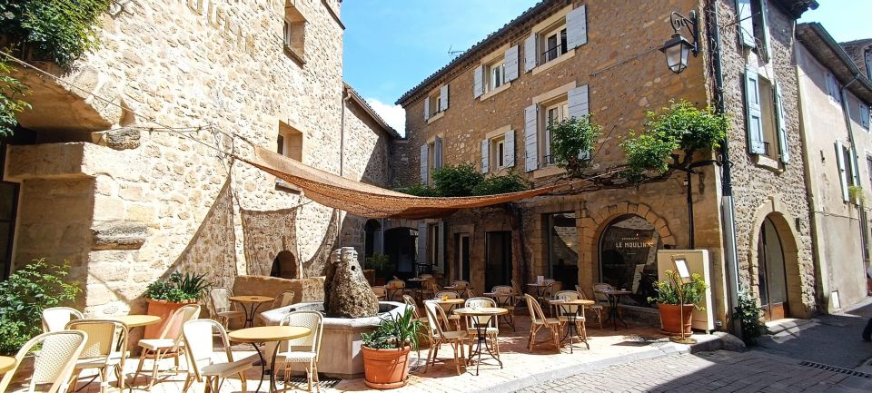From Aix-en-Provence: Luberon Perched Villages Guided Tour - A full day across the Luberon