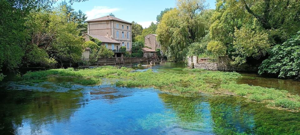 From Aix-en-Provence: Luberon Perched Villages Guided Tour - Bonnieux and views across the Luberon valley