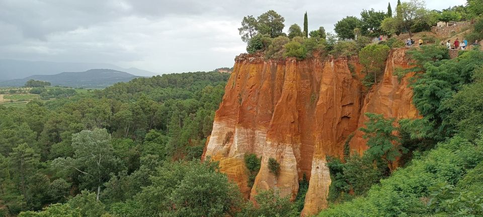 From Aix-en-Provence: Luberon Perched Villages Guided Tour - LIsle-sur-la-Sorgue, the Little Venice of the Luberon