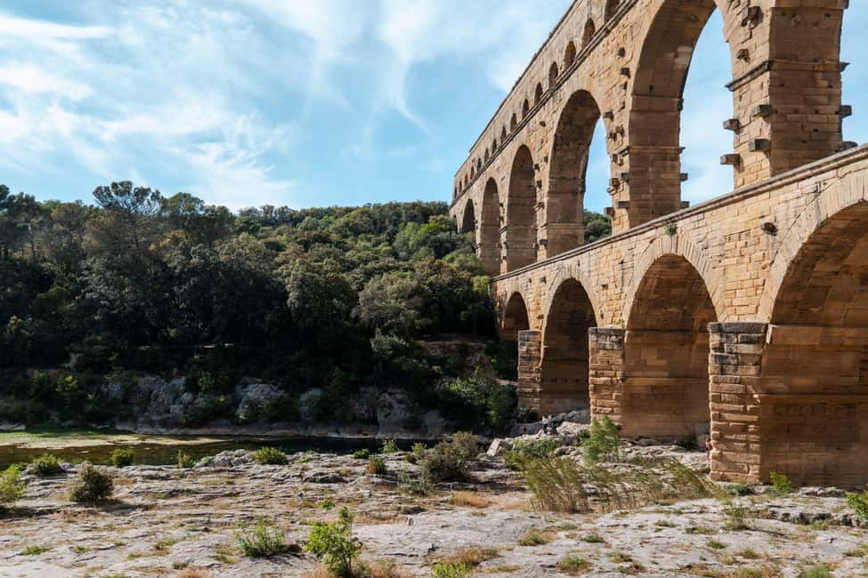 From Aix-en-Provence: Provence Region Tour with Wine Tasting - Avignon medieval streets: using free time well around Popes’ territory