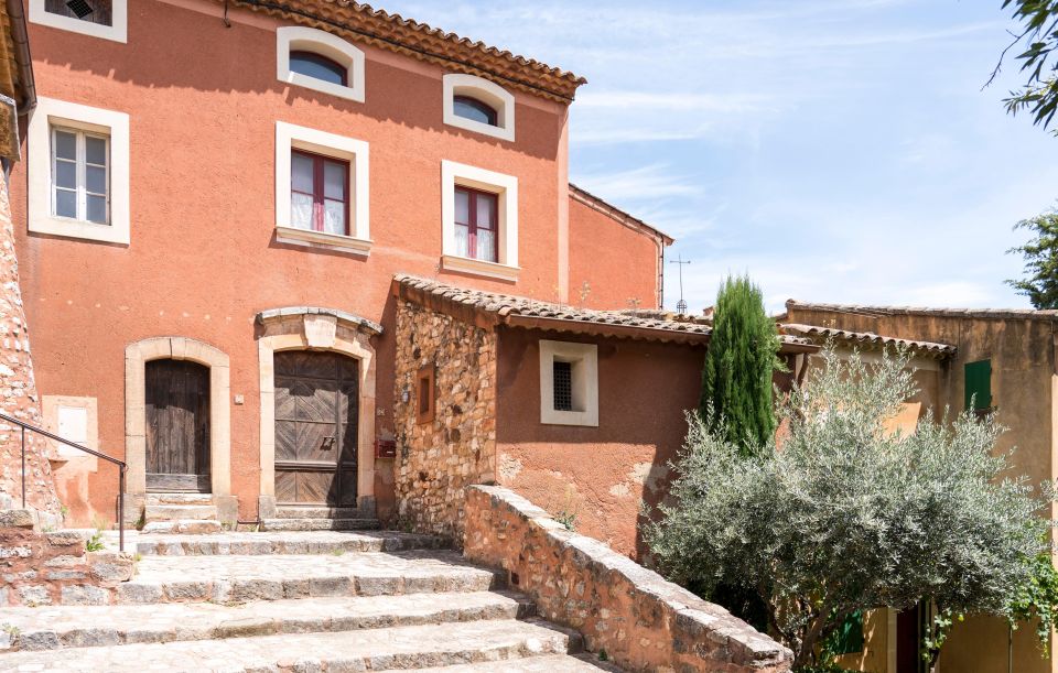 From Avignon: Best of Luberon Afternoon Tour - What to pack and wear for Provence village walking