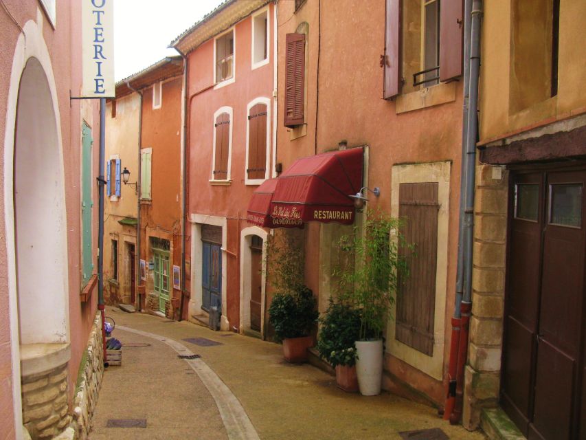 From Avignon: Villages in Luberon Half-Day Tour - Roussillon’s ochre cliffs: the 1-hour explore that really counts