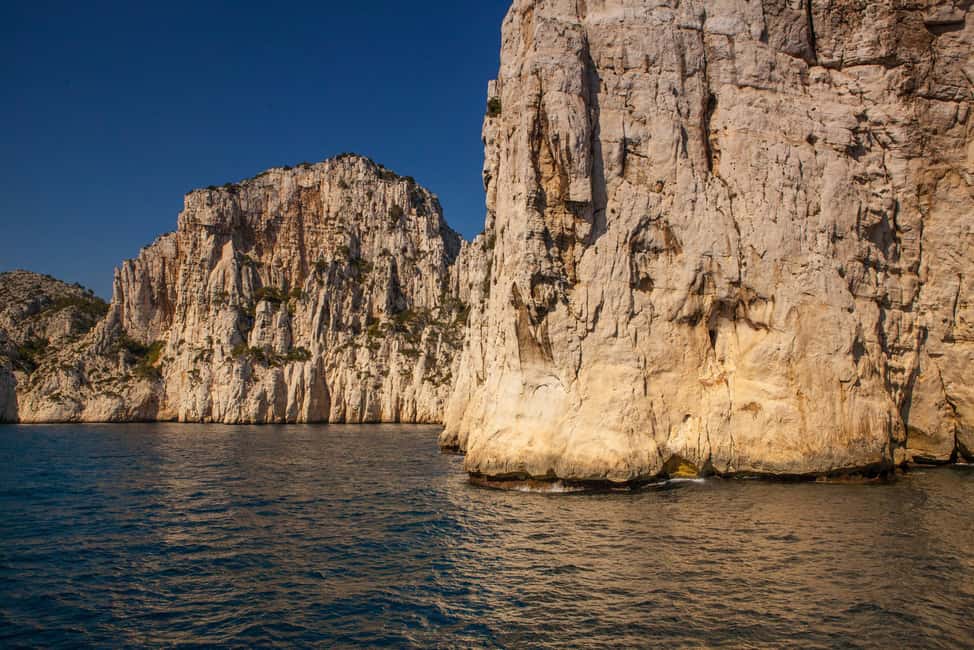 From Bandol: Visit the 13 calanques of Cassis & Marseille (3 hours 15 minutes at sea) - La Triperie and the Cosquer cave: the 37-meter detail