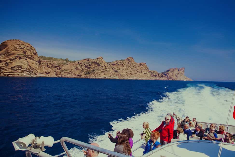 From Bandol: Visit the 7 calanques of Cassis & Marseille (2.5 hours at sea) - Getting under way: the Var coast to La Ciotat’s park entrance