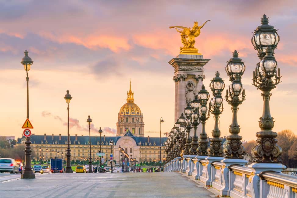From Le Havre: Private Full-Day Trip to Paris - A private van changes the feel of the day
