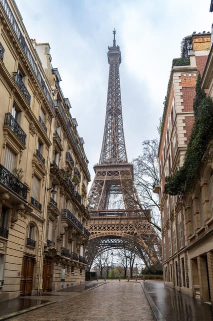 From London: Paris Tour with Sightseeing Bus & Lunch Cruise - Standard or Plus Class on Eurostar